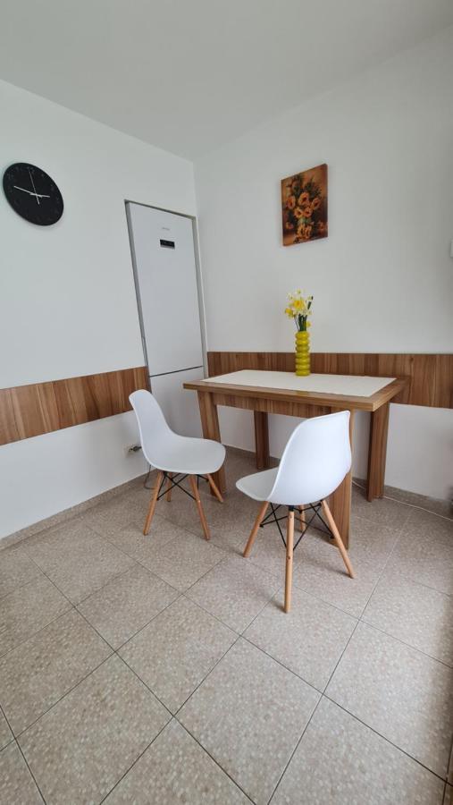 Vs Central Apartment Otopeni Ngoại thất bức ảnh